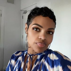 Meet your Posher, Kenyatta